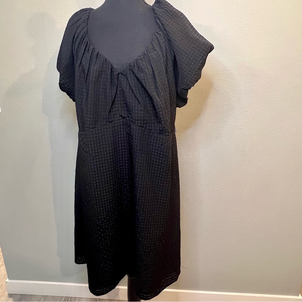 Old Navy Textured Black V Neck Mini Swing Dress